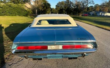 Unknown-Challenger-1970-Bright-blue-metallic-White-38