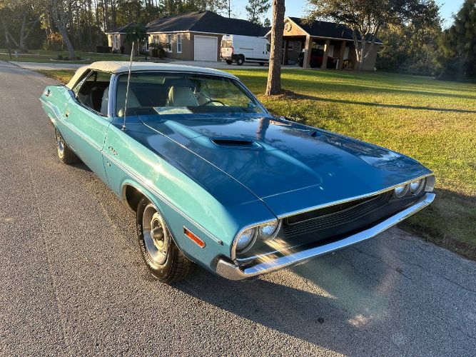 Unknown-Challenger-1970-Bright-blue-metallic-White-40