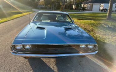 Unknown-Challenger-1970-Bright-blue-metallic-White-7
