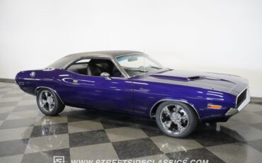 Unknown-Challenger-1970-Plum-Crazy-Black-1