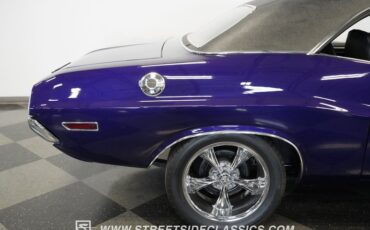 Unknown-Challenger-1970-Plum-Crazy-Black-16