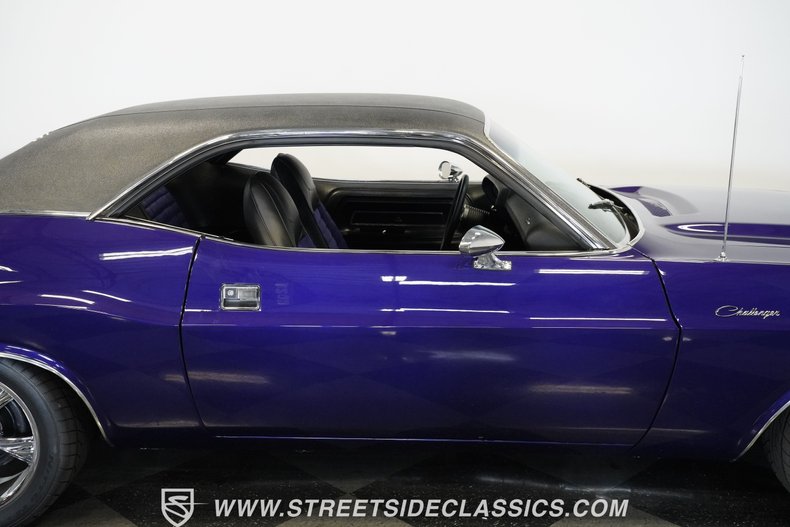 Unknown-Challenger-1970-Plum-Crazy-Black-18