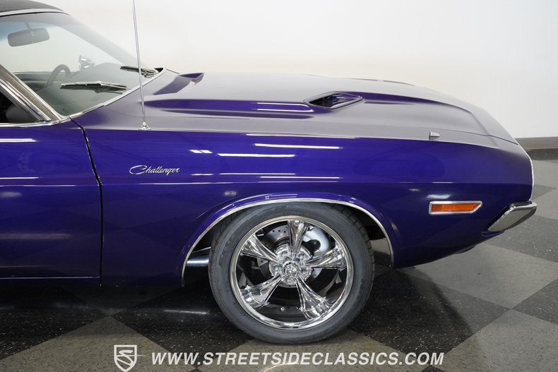 Unknown-Challenger-1970-Plum-Crazy-Black-19