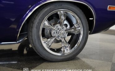 Unknown-Challenger-1970-Plum-Crazy-Black-20