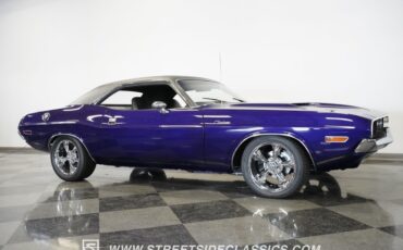Unknown-Challenger-1970-Plum-Crazy-Black-3