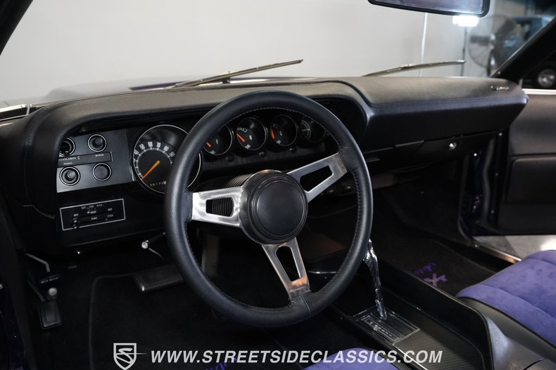 Unknown-Challenger-1970-Plum-Crazy-Black-36