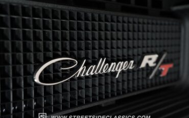 Unknown-Challenger-1970-Plum-Crazy-Black-42