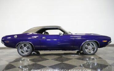 Unknown-Challenger-1970-Plum-Crazy-Black-5