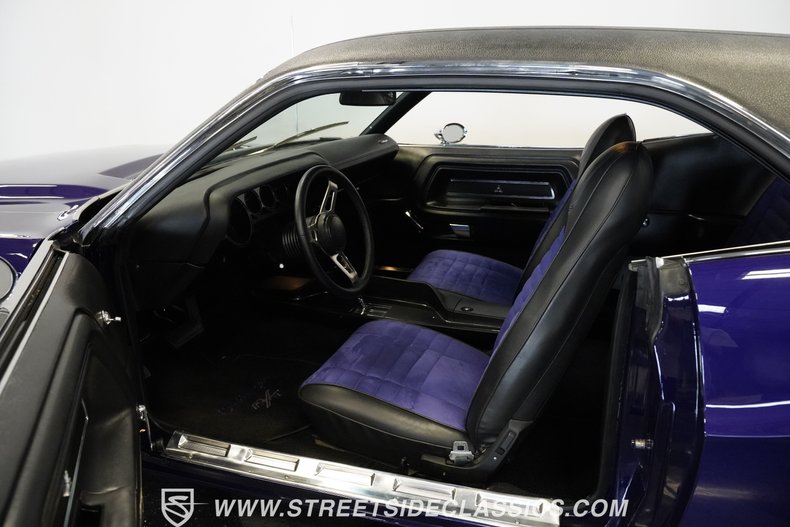 Unknown-Challenger-1970-Plum-Crazy-Black-6