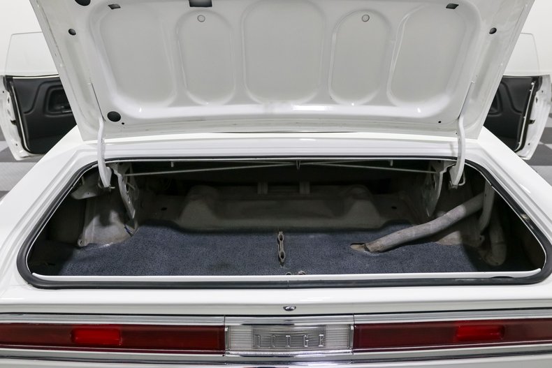 Unknown-Challenger-1970-White-BLACK-20