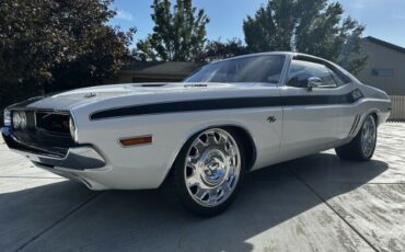 Unknown-Challenger-1970-White-Black