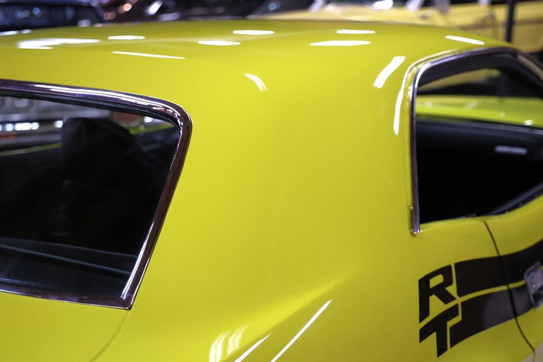Unknown-Challenger-1971-Citron-Yellow-Black-1