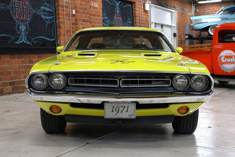 Unknown-Challenger-1971-Citron-Yellow-Black-10