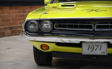 Unknown-Challenger-1971-Citron-Yellow-Black-11