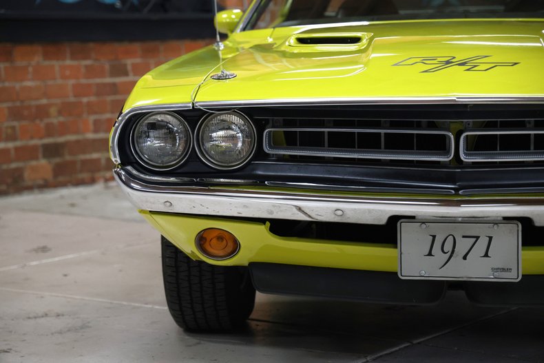 Unknown-Challenger-1971-Citron-Yellow-Black-11