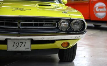 Unknown-Challenger-1971-Citron-Yellow-Black-12