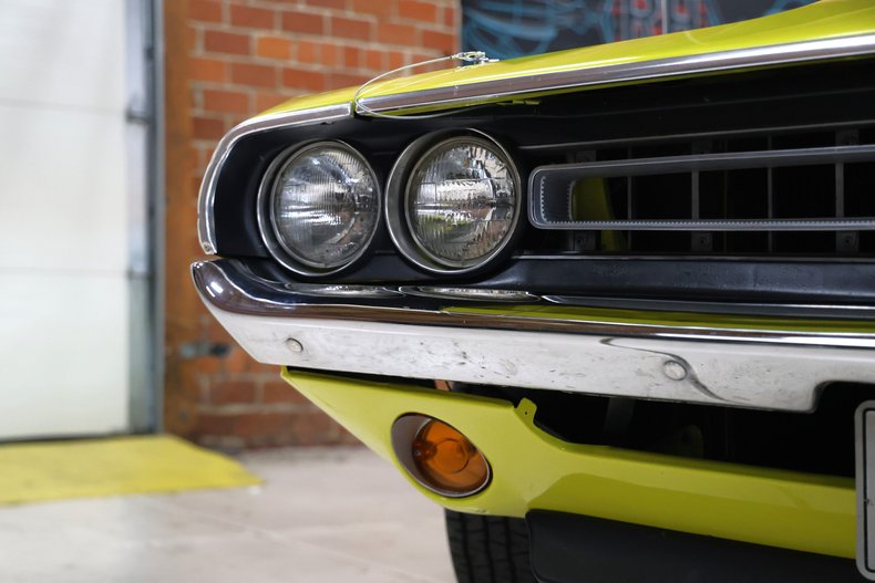 Unknown-Challenger-1971-Citron-Yellow-Black-15