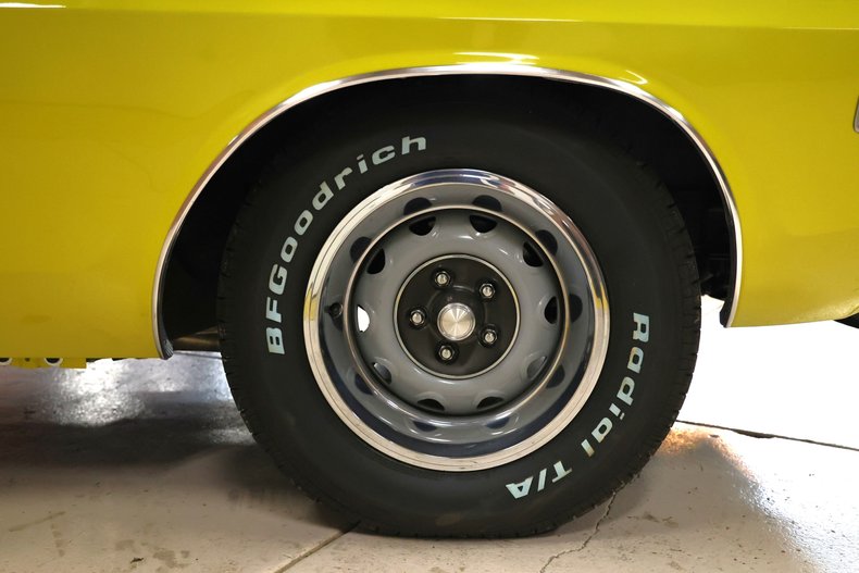 Unknown-Challenger-1971-Citron-Yellow-Black-18