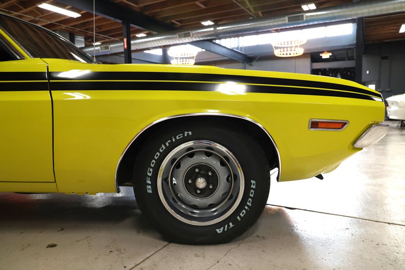 Unknown-Challenger-1971-Citron-Yellow-Black-19