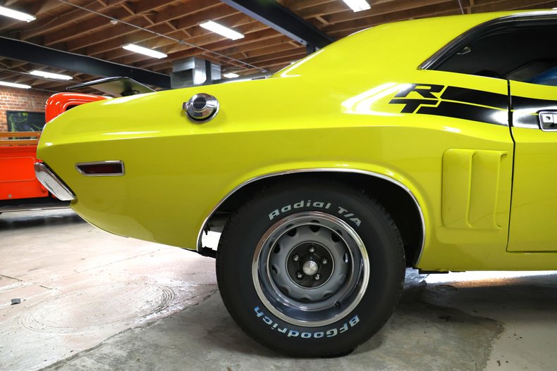 Unknown-Challenger-1971-Citron-Yellow-Black-21