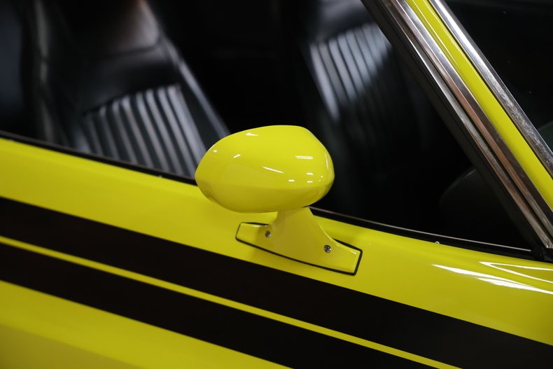 Unknown-Challenger-1971-Citron-Yellow-Black-23