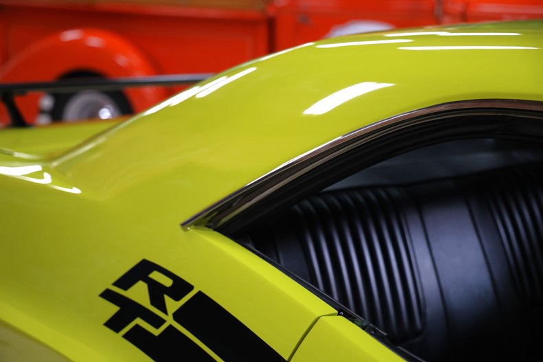 Unknown-Challenger-1971-Citron-Yellow-Black-24