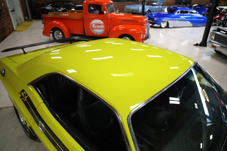Unknown-Challenger-1971-Citron-Yellow-Black-25