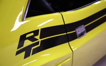 Unknown-Challenger-1971-Citron-Yellow-Black-27