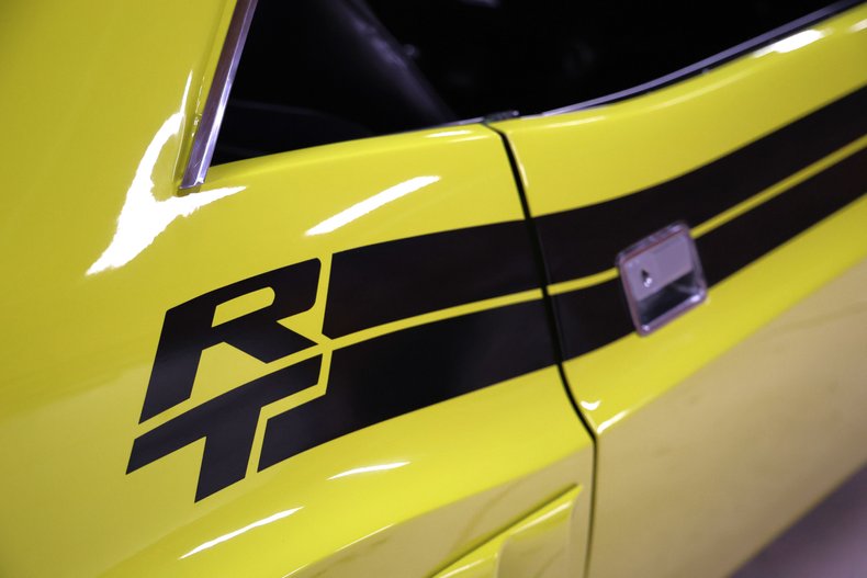 Unknown-Challenger-1971-Citron-Yellow-Black-27