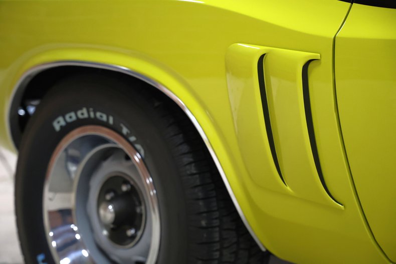Unknown-Challenger-1971-Citron-Yellow-Black-29