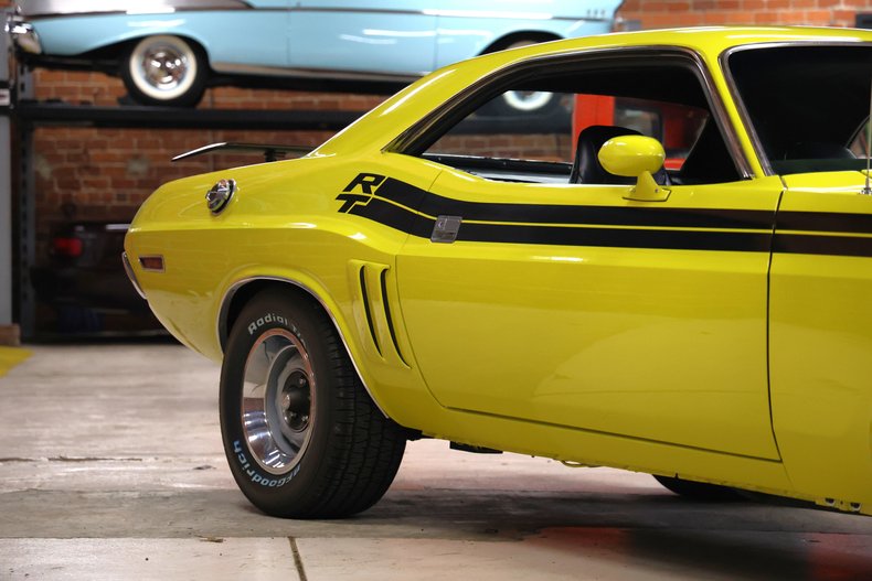 Unknown-Challenger-1971-Citron-Yellow-Black-32