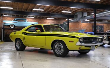 Unknown-Challenger-1971-Citron-Yellow-Black-33