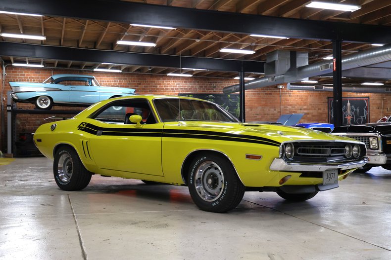 Unknown-Challenger-1971-Citron-Yellow-Black-33