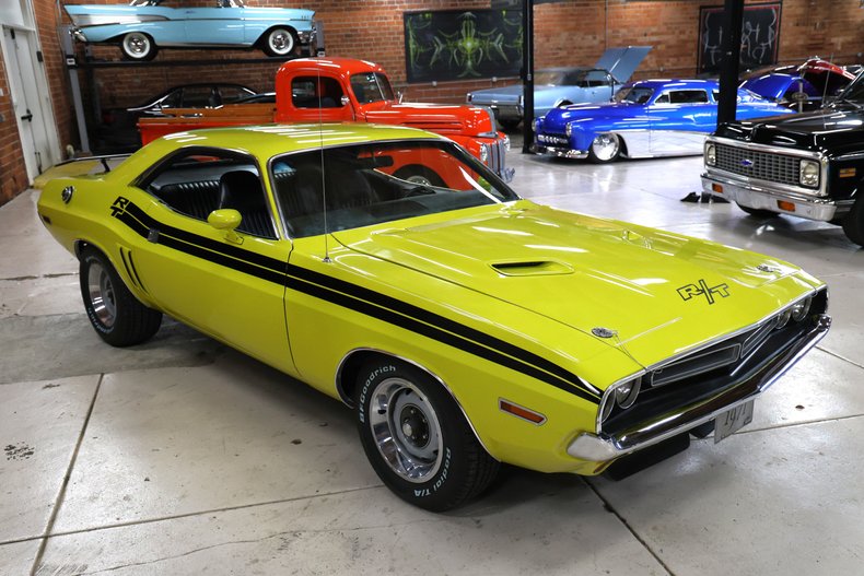 Unknown-Challenger-1971-Citron-Yellow-Black-4