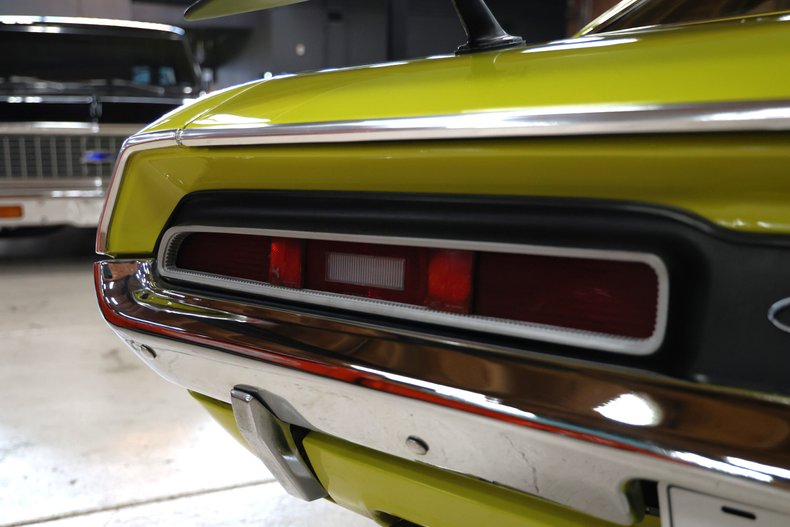 Unknown-Challenger-1971-Citron-Yellow-Black-40
