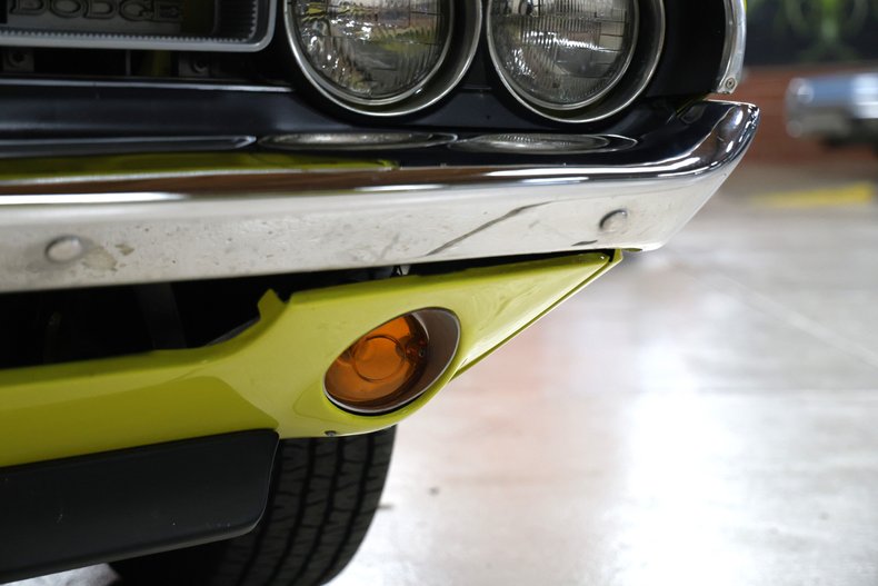 Unknown-Challenger-1971-Citron-Yellow-Black-46