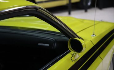 Unknown-Challenger-1971-Citron-Yellow-Black-48