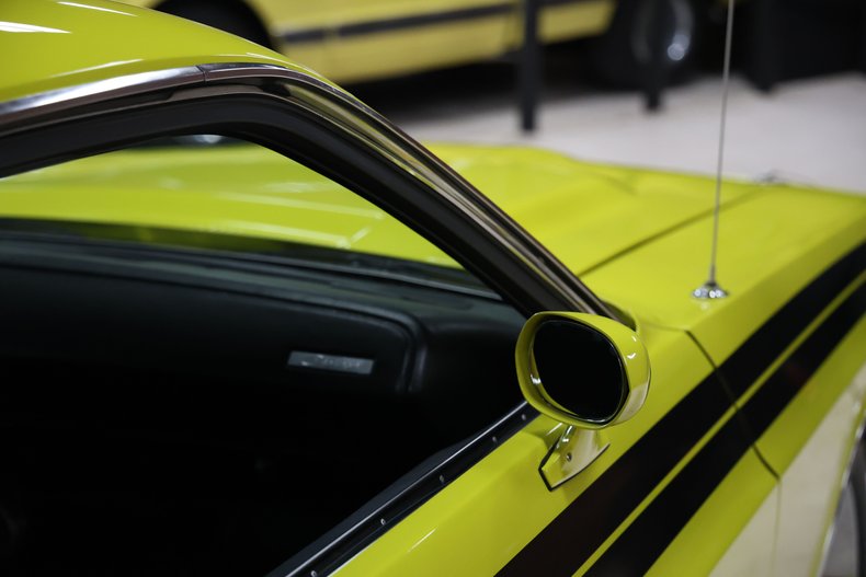 Unknown-Challenger-1971-Citron-Yellow-Black-48