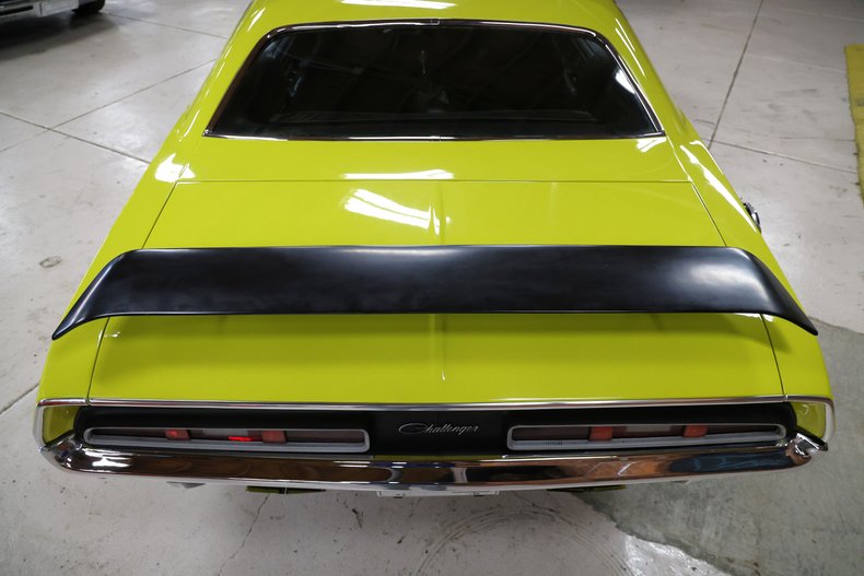 Unknown-Challenger-1971-Citron-Yellow-Black-5