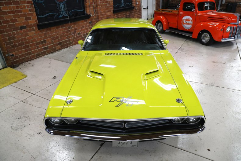 Unknown-Challenger-1971-Citron-Yellow-Black-8