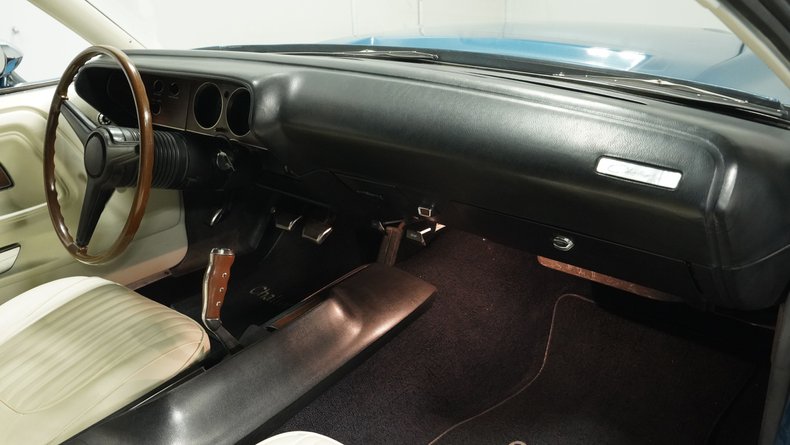Unknown-Challenger-1971-Dark-Blue-Metallic-White-10