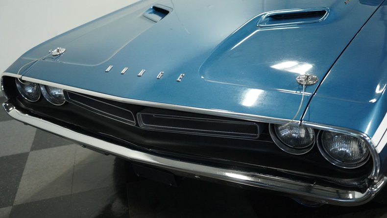 Unknown-Challenger-1971-Dark-Blue-Metallic-White-17