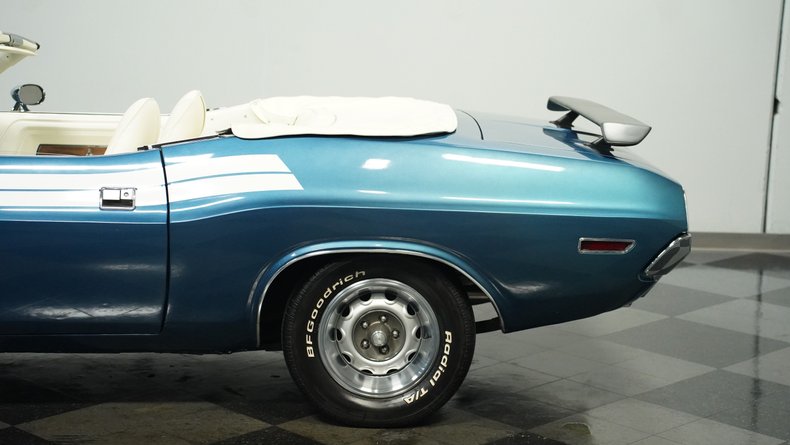 Unknown-Challenger-1971-Dark-Blue-Metallic-White-20