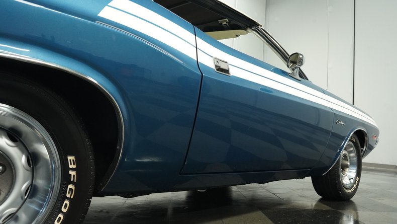Unknown-Challenger-1971-Dark-Blue-Metallic-White-24