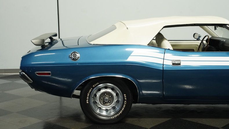 Unknown-Challenger-1971-Dark-Blue-Metallic-White-25