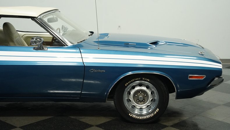 Unknown-Challenger-1971-Dark-Blue-Metallic-White-26