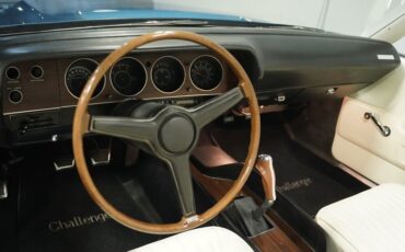 Unknown-Challenger-1971-Dark-Blue-Metallic-White-32