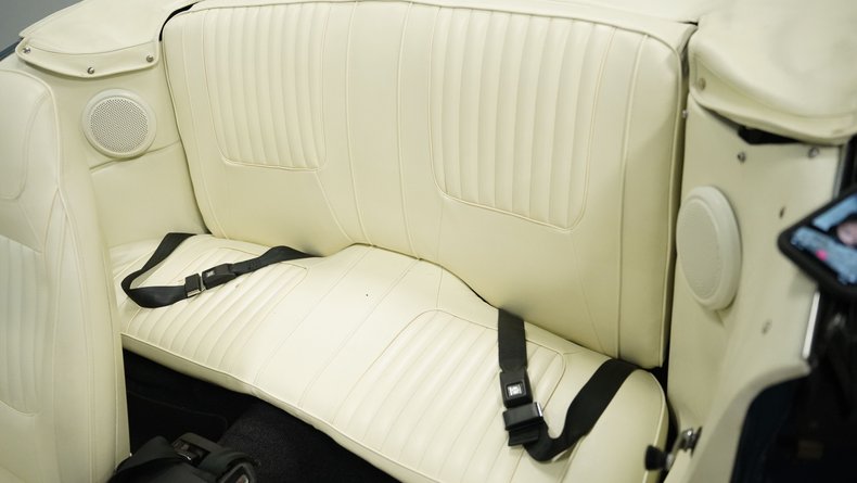 Unknown-Challenger-1971-Dark-Blue-Metallic-White-37