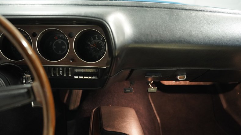 Unknown-Challenger-1971-Dark-Blue-Metallic-White-38