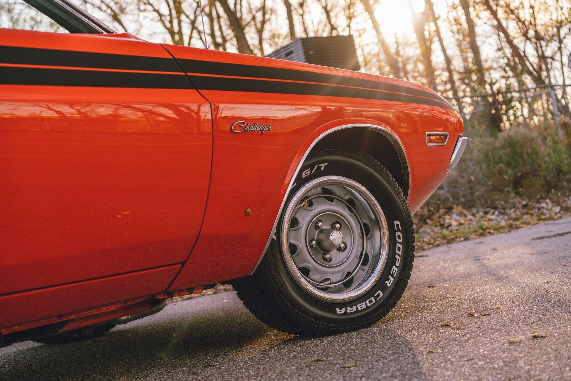 Unknown-Challenger-1971-Orange-Black-19